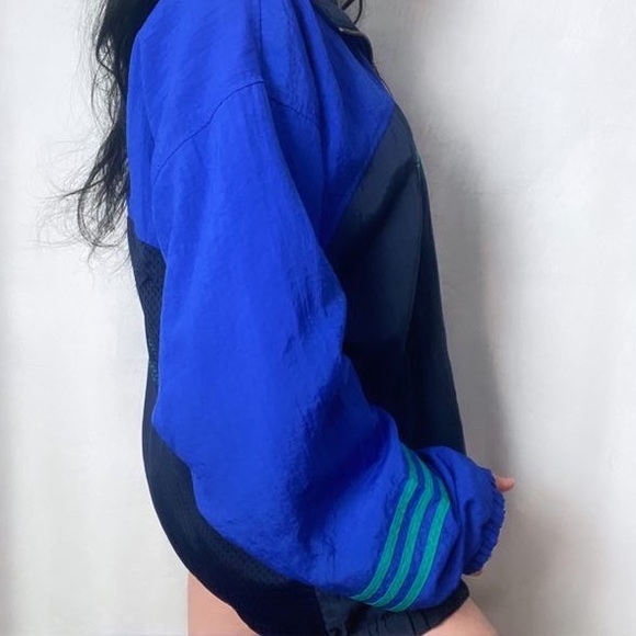 SOLD VTG ADIDAS EMBROIDERED MESH WINDBREAKER - Picture 3 of 9